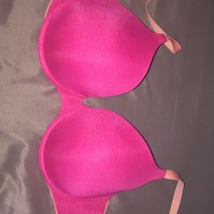 Size: 34DDD VS Bra.